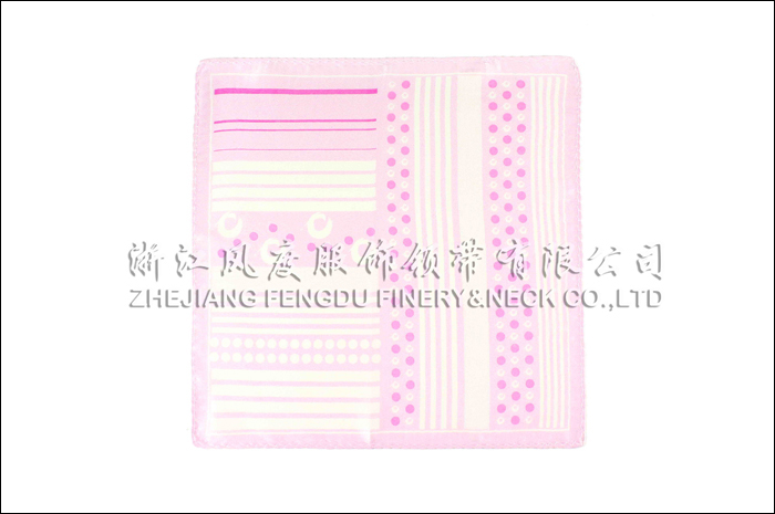 青島國際機場 真絲小方巾 規(guī)格：21x21cm